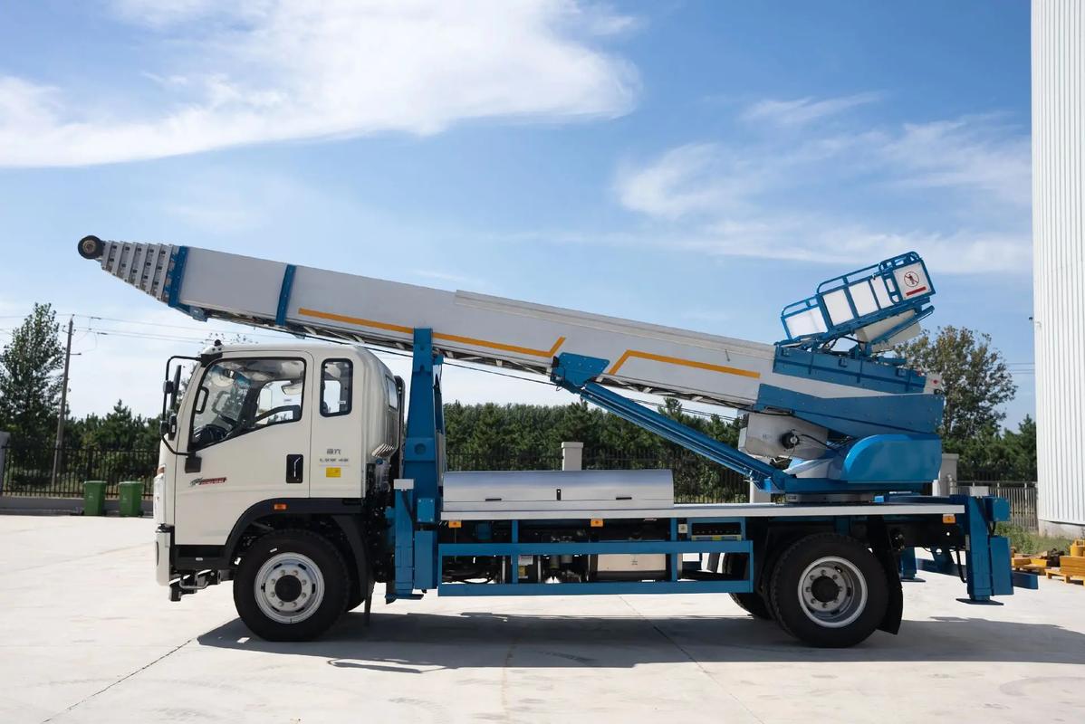 铜陵云梯上料车租赁费用